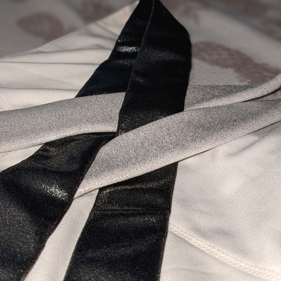 Last chance! JOYLAB SHINEY STRAPPY BACK Long Line Sport Bra or Dance Top Size S - Picture 3 of 7